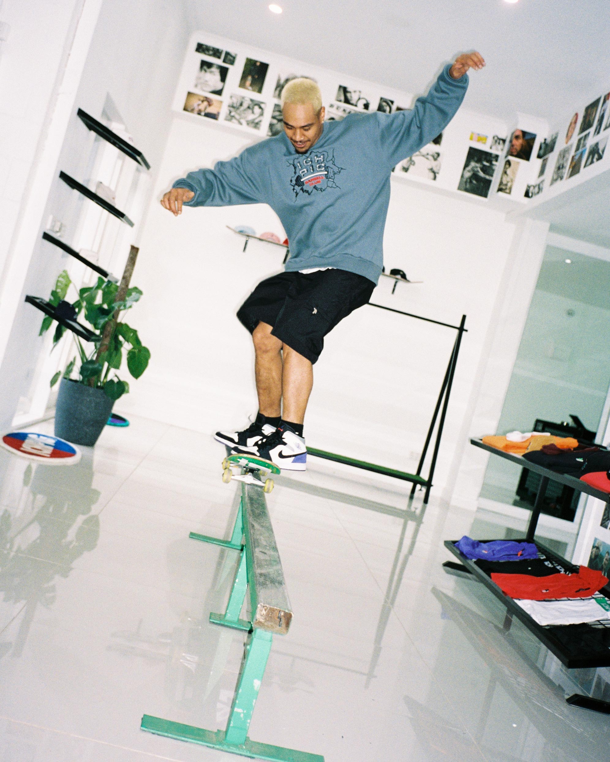 BEHIND THE SCENES 007