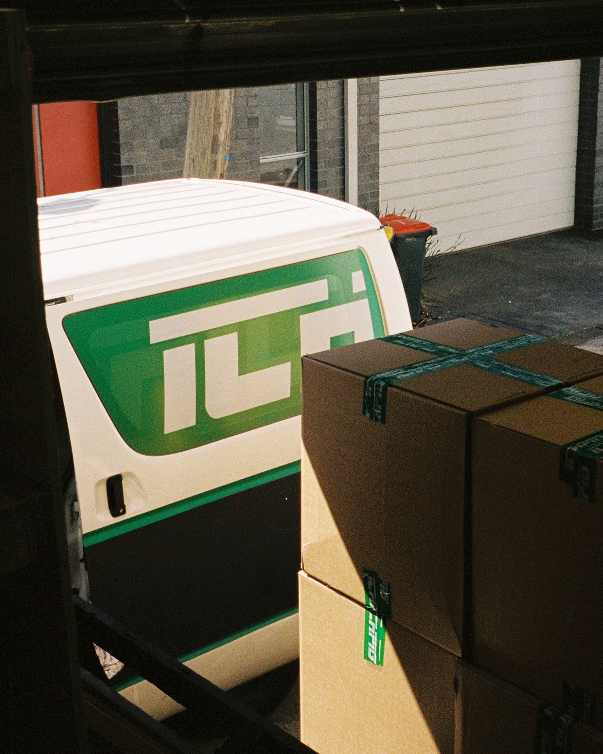 BEHIND THE SCENES 011