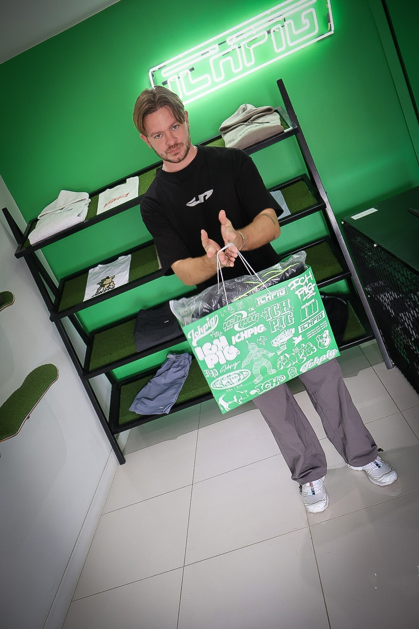 DJ SEINFELD AT THE PEN