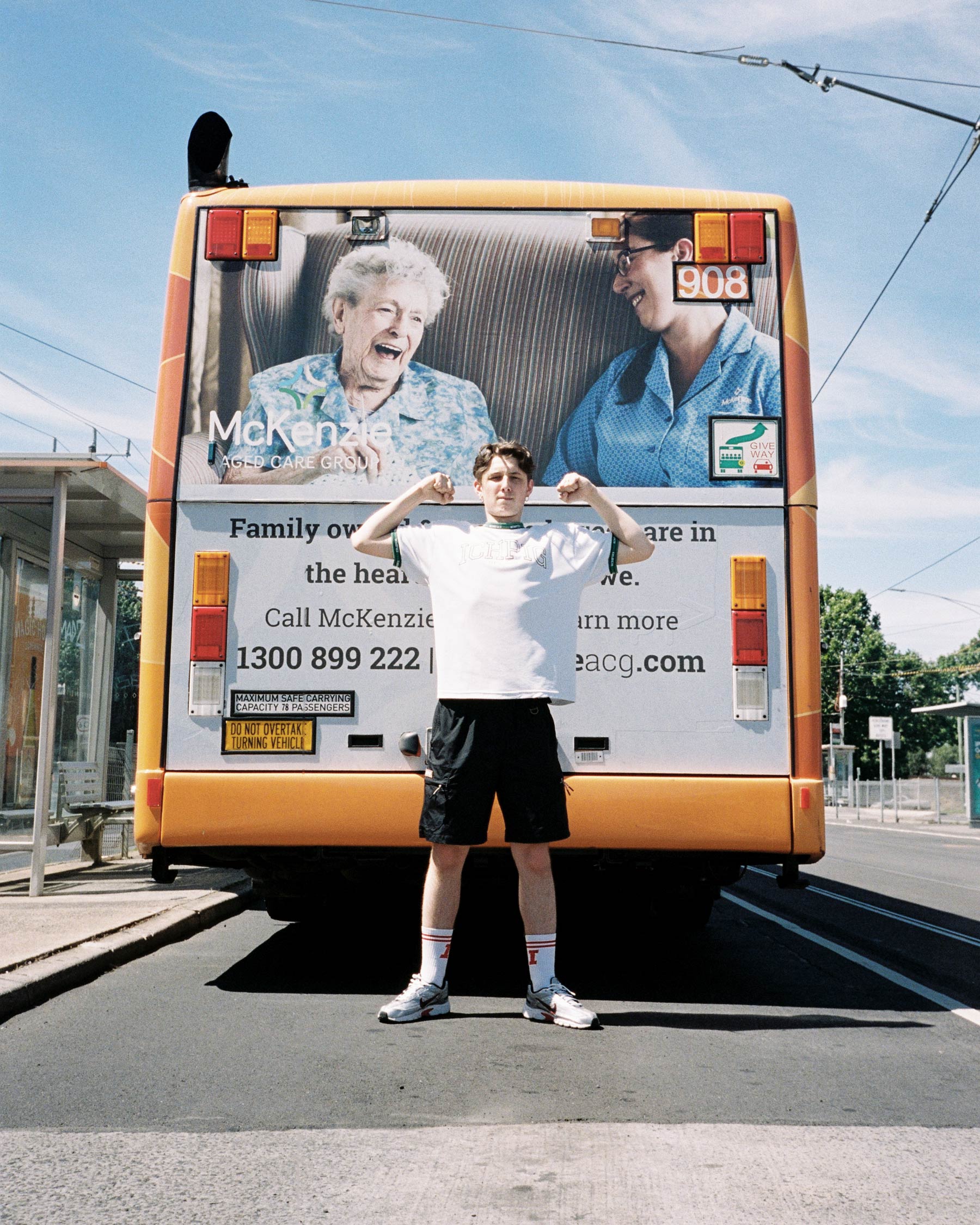 BEHIND THE SCENES 008