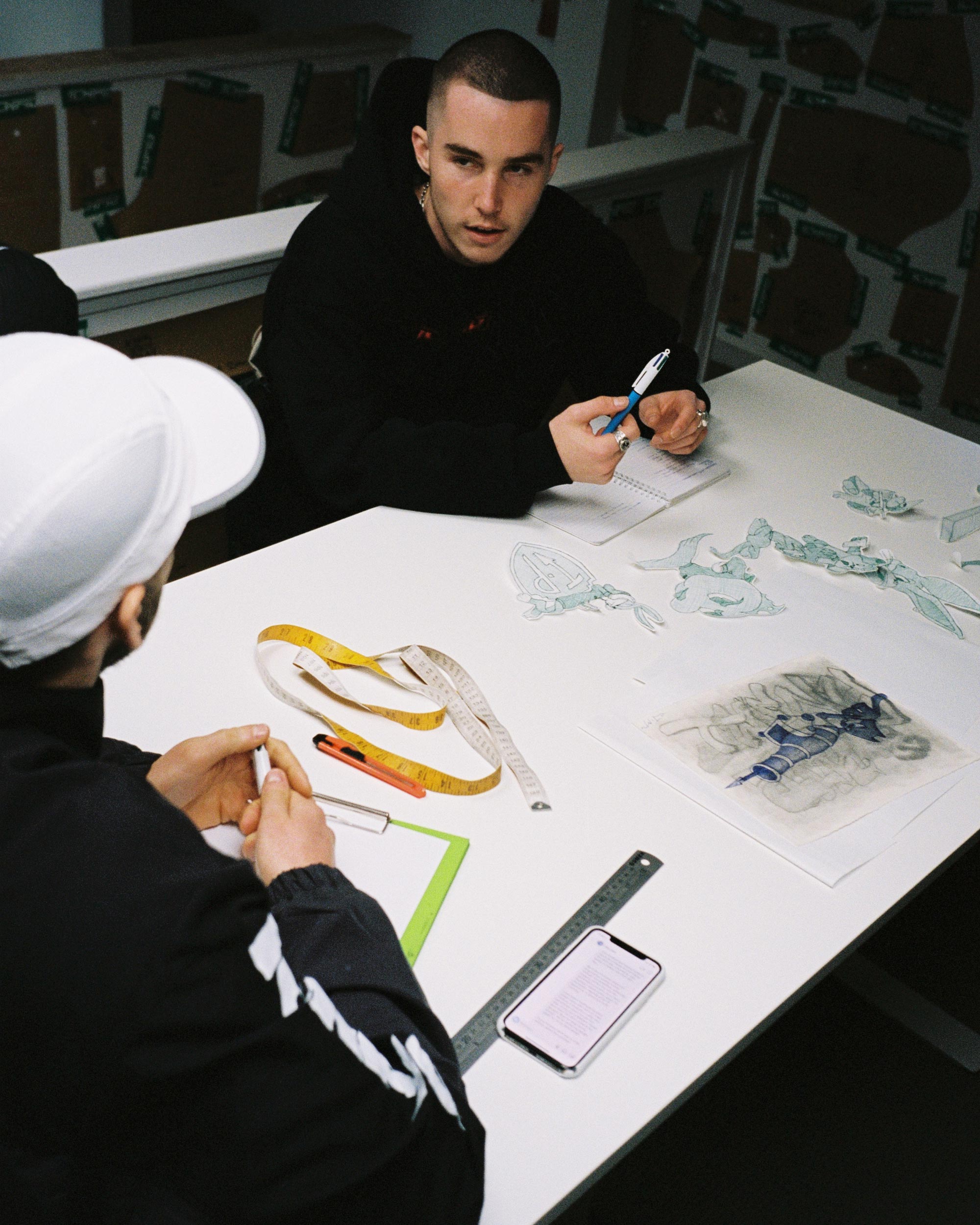 BEHIND THE SCENES 003