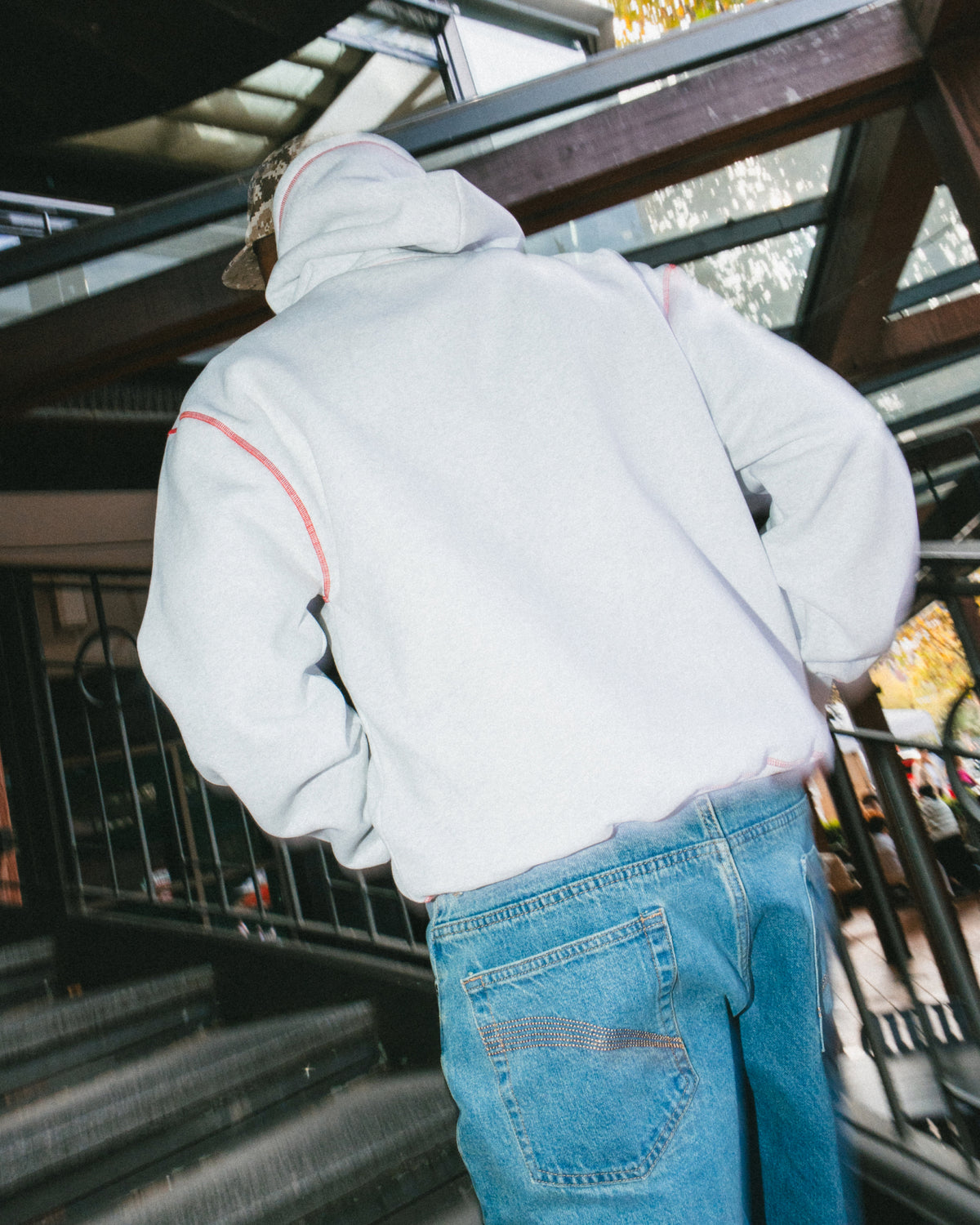 Razor Contrast Hood - White Marle