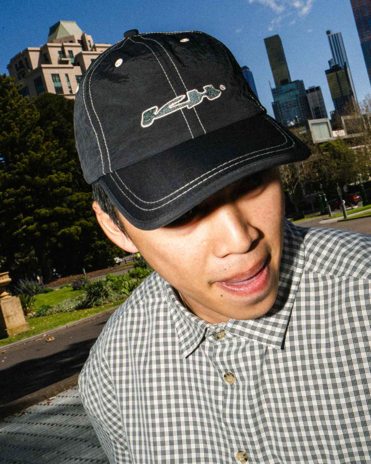Contour 6 Panel Cap - Black