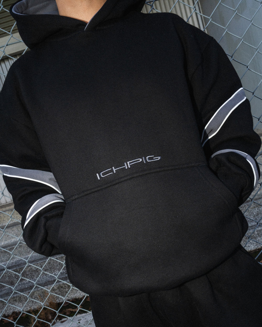Kinetic Panel Hood - Black / Gun Metal