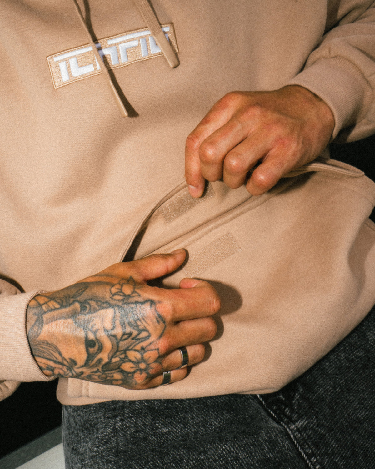 Strike Anorak Hood - Camel