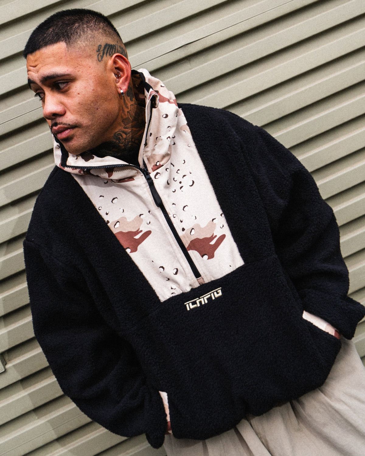 Sherpa 1/2 Zip Hood - Black Desert