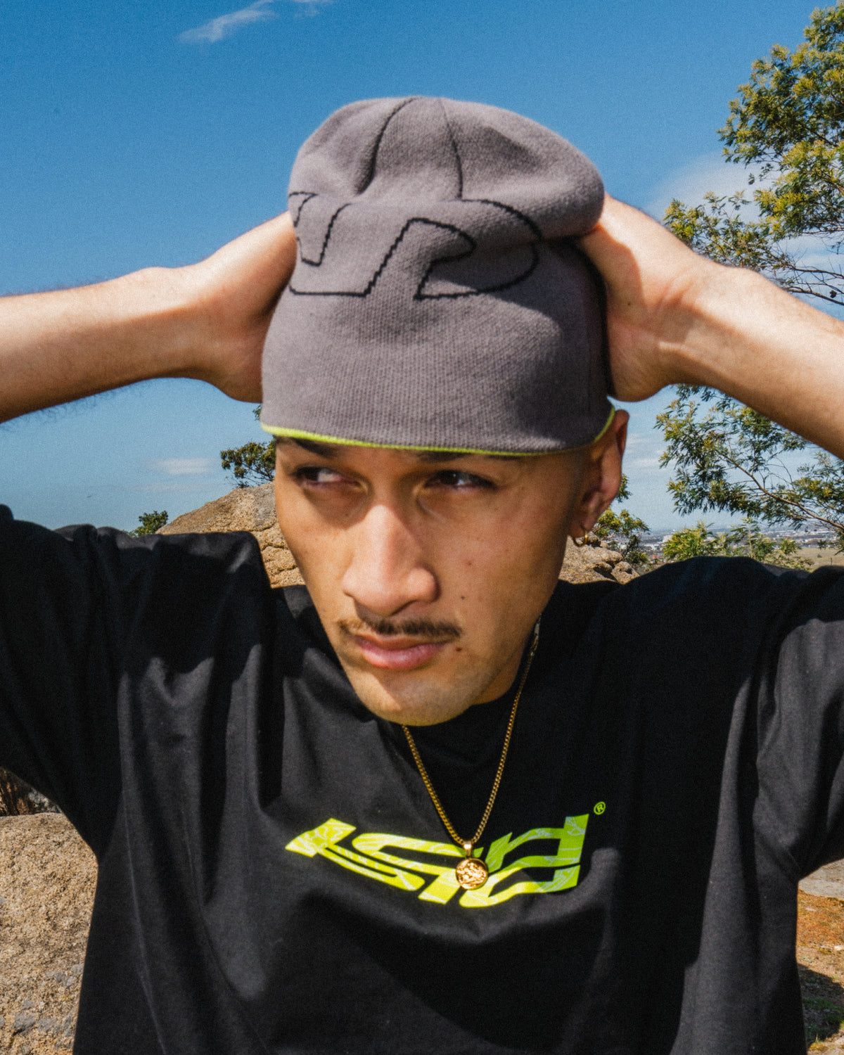 Pulse Reversible Skully - Charcoal / Volt