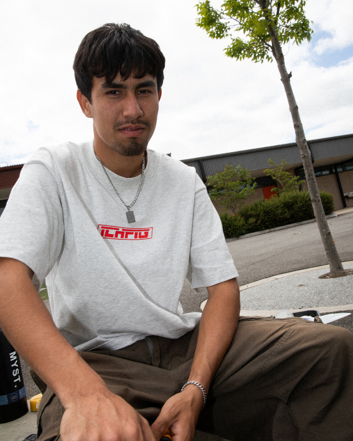 Strike Logo Tee - White Marle / Red