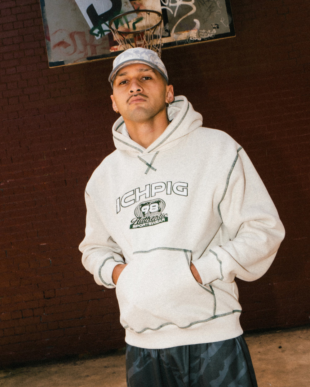 98 V-Notch Hood - Oatmarle