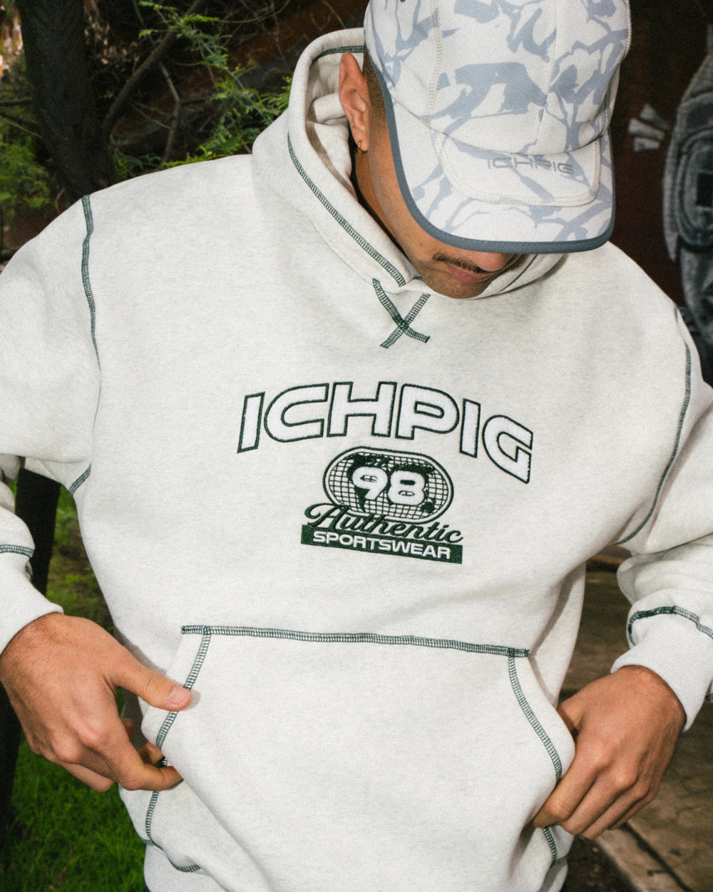 98 V-Notch Hood - Oatmarle
