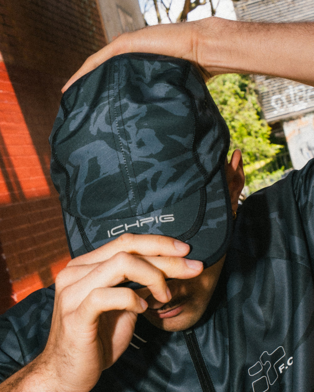 Outline 4 Panel Cap - Black Granite