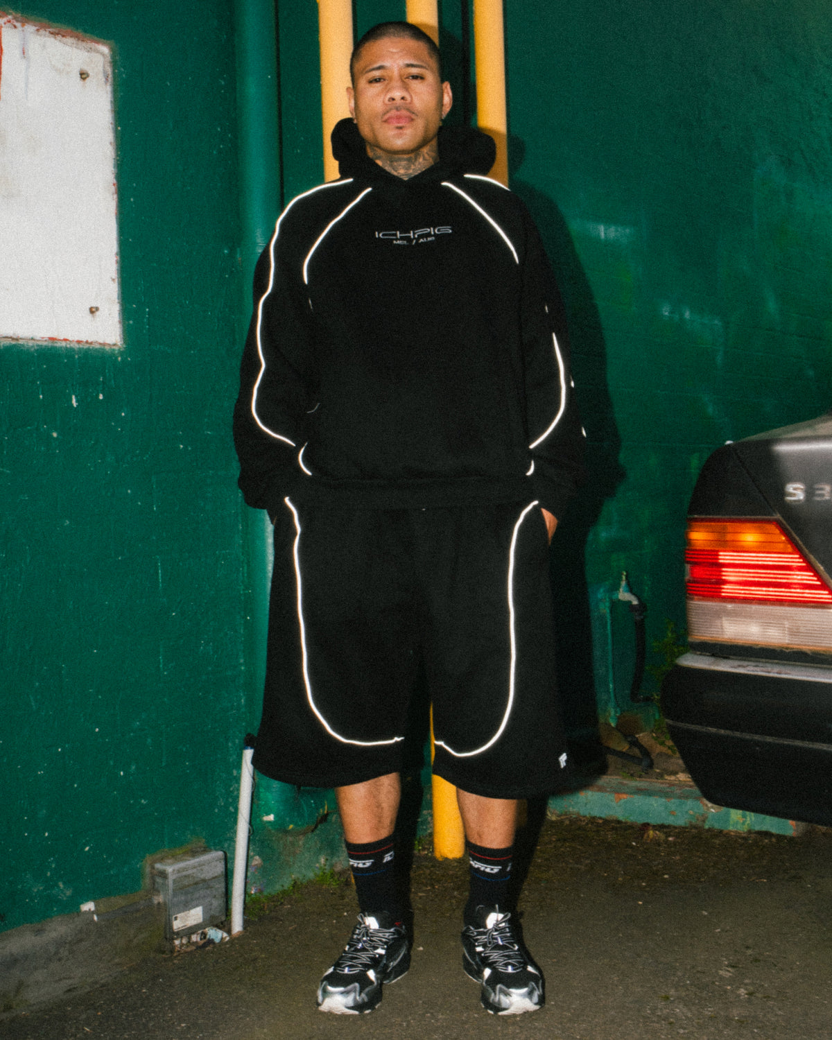 Flowline Panel Hood - Black