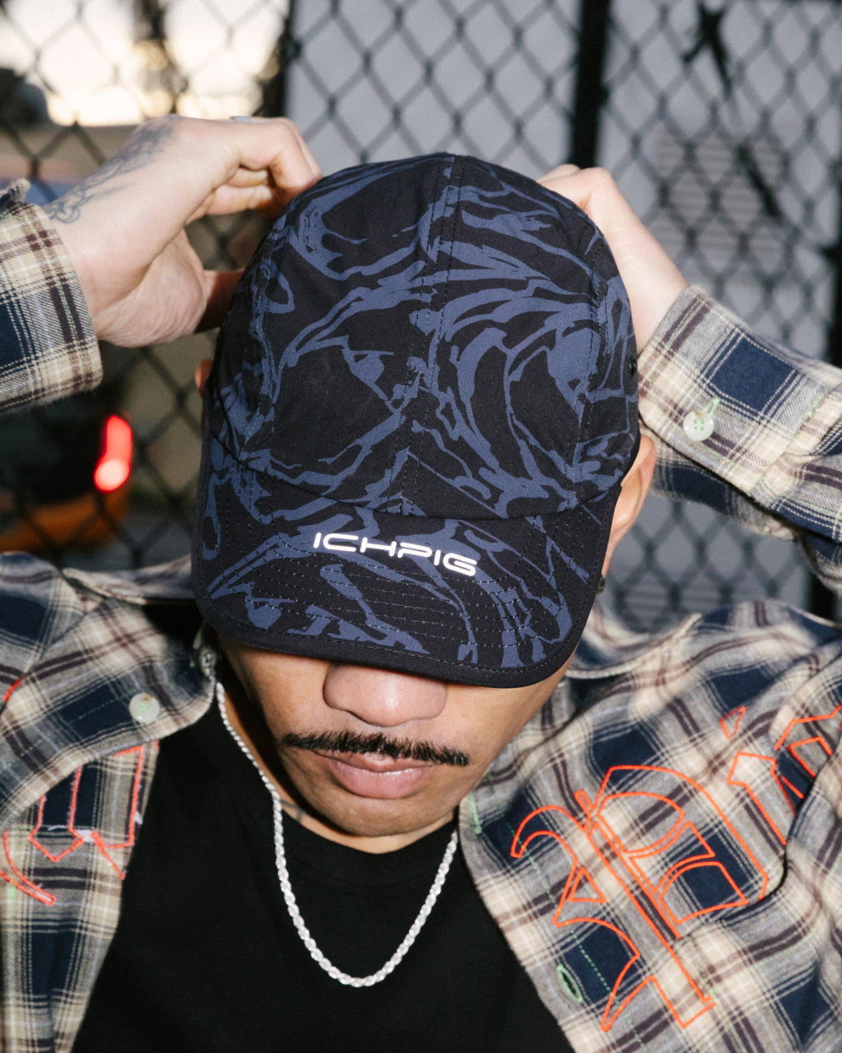 Outline 4 Panel Cap - Black Granite