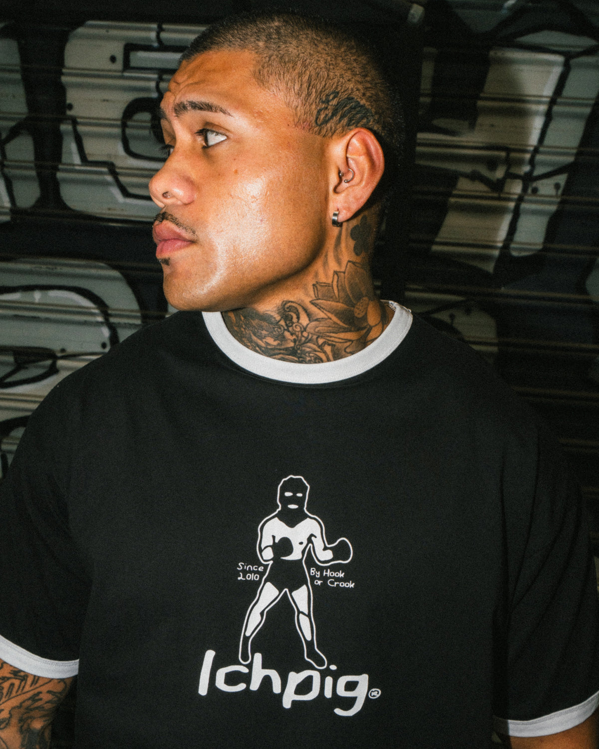 Boxing Ringer Tee - Black