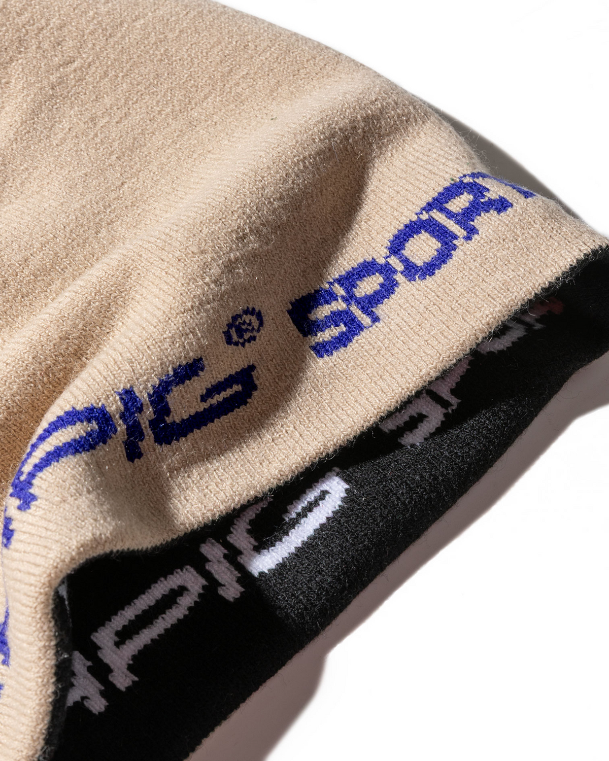 Sports Reversible Skull Beanie - Camel / Black